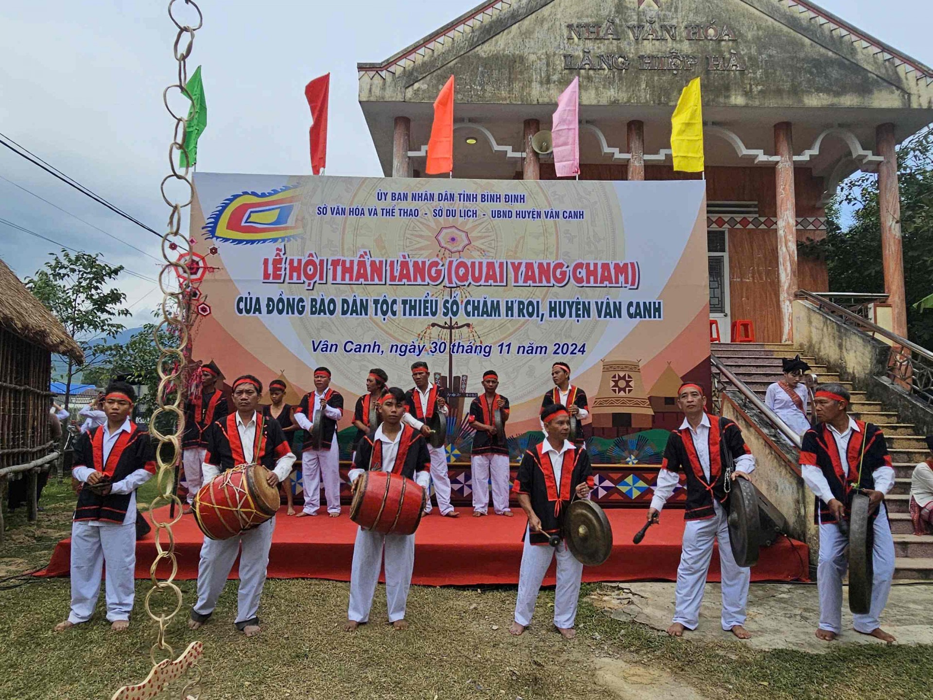 Bình Định: Tiếng trống gọi hội, nét riêng văn hóa Chăm Hroi