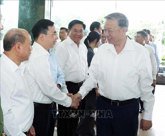 Tổng Bí thư Tô Lâm và các đại biểu. Ảnh: Thống Nhất/TTXVN Tổng Bí thư Tô Lâm và các đại biểu. Ảnh: Thống Nhất/TTXVN