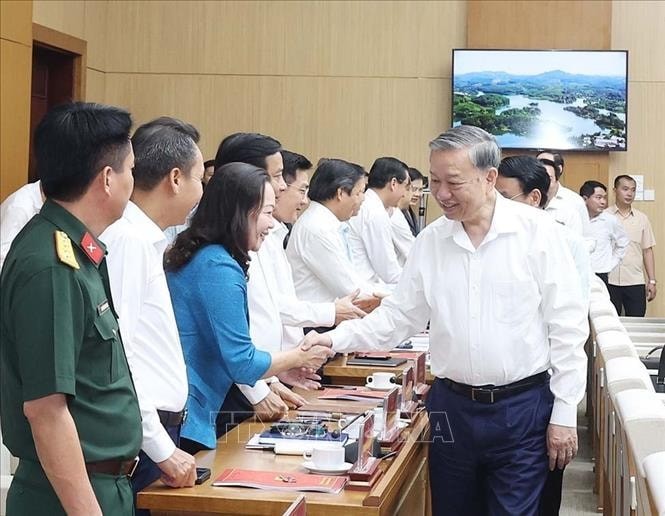 Tổng Bí thư Tô Lâm: Tạo điều kiện phát triển các hành lang kinh tế xuyên suốt từ đồng bằng - trung du - miền núi Tổng Bí thư Tô Lâm: Tạo điều kiện phát triển các hành lang kinh tế xuyên suốt từ đồng bằng - trung du - miền núi