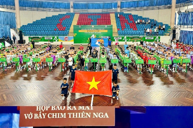 Giải Nhi đồng (U11) có 440 vận động viên của 22 đội chia làm 4 bảng thi đấu vòng tròn tính điểm xếp hạng. Ảnh: Phương Thanh Giải Nhi đồng (U11) có 440 vận động viên của 22 đội chia làm 4 bảng thi đấu vòng tròn tính điểm xếp hạng. Ảnh: Phương Thanh