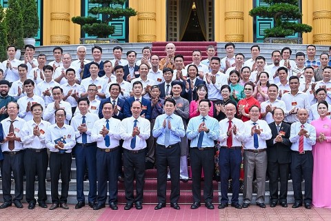 Chủ tịch nước Lương Cường gặp mặt các nghệ nhân làng nghề tiêu biểu toàn quốc