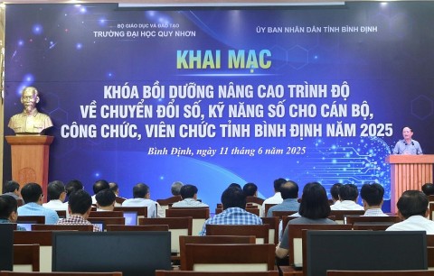 Bình Định: Hơn 34.600 cán bộ, công chức, viên chức được bồi dưỡng nâng cao về chuyển đổi số, kỹ năng số
