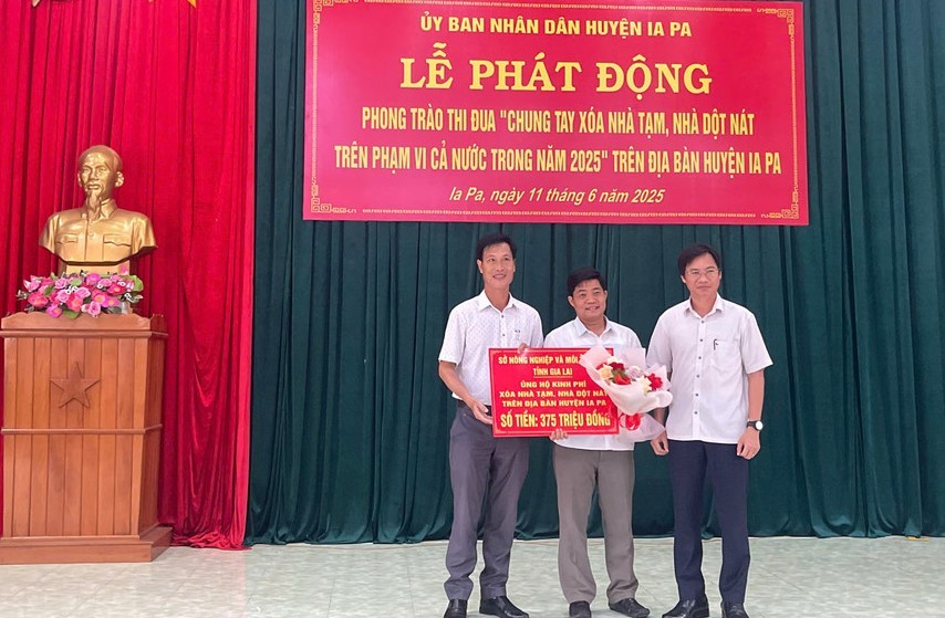 Gia Lai: Huyện Ia Pa vận động gần 2 tỷ đồng ủng hộ xóa nhà tạm, nhà dột nát