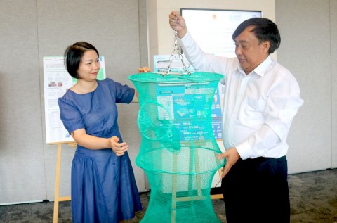 binh dinh mo hinh tau ca mang rac nhua ve bo thu hut su tham gia cua 200 tau ca