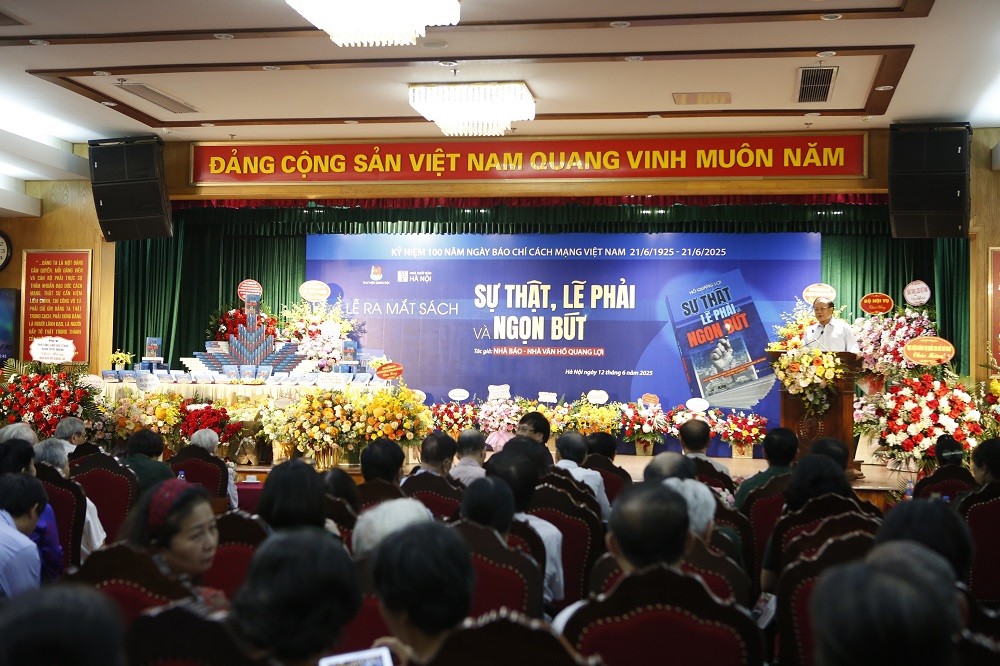 Nhà báo, Nhà văn Hồ Quang Lợi ra mắt sách “Sự thật, Lẽ phải và Ngọn bút” Nhà báo, Nhà văn Hồ Quang Lợi ra mắt sách “Sự thật, Lẽ phải và Ngọn bút”
