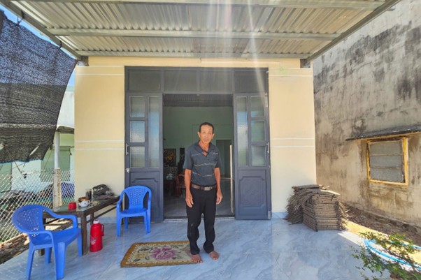 Ngôi nhà mới khang trang của ông Nguyễn Bảo Trung, thôn Vinh Quang 1, xã Phước Sơn, huyện Tuy Phước  Ngôi nhà mới khang trang của ông Nguyễn Bảo Trung, thôn Vinh Quang 1, xã Phước Sơn, huyện Tuy Phước