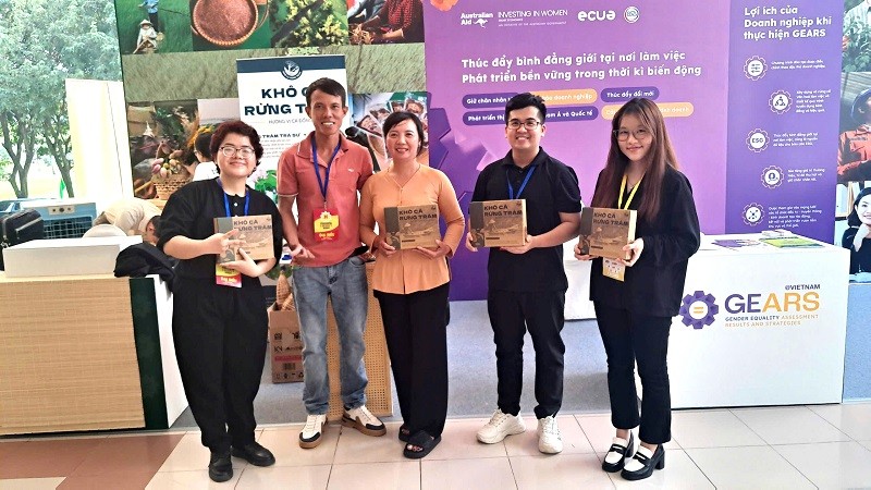 Hộ kinh doanh Nguyễn Tấn Tài mang sản phẩm “Khô cá Rừng Tràm” tham gia sự kiện Mekong Connect  tại Trường Đại học An Giang