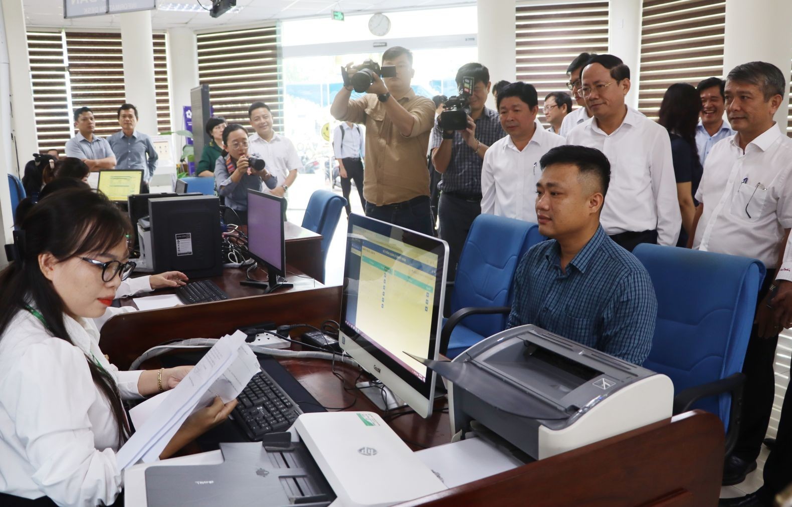 Bình Định ngày đầu vận hành thử nghiệm mô hình chính quyền 2 cấp thuận lợi Bình Định ngày đầu vận hành thử nghiệm mô hình chính quyền 2 cấp thuận lợi