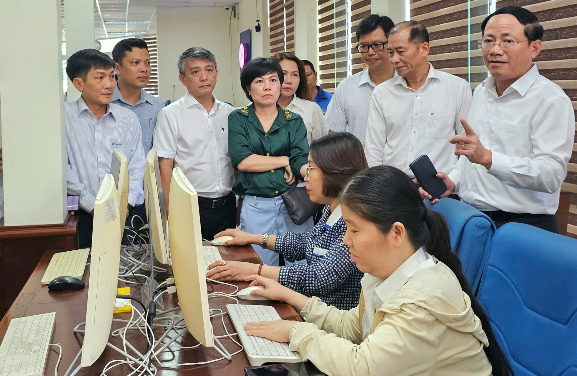 Bình Định ngày đầu vận hành thử nghiệm mô hình chính quyền 2 cấp thuận lợi Bình Định ngày đầu vận hành thử nghiệm mô hình chính quyền 2 cấp thuận lợi