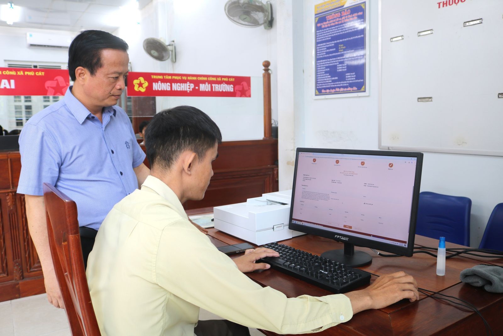 Bình Định ngày đầu vận hành thử nghiệm mô hình chính quyền 2 cấp thuận lợi Bình Định ngày đầu vận hành thử nghiệm mô hình chính quyền 2 cấp thuận lợi