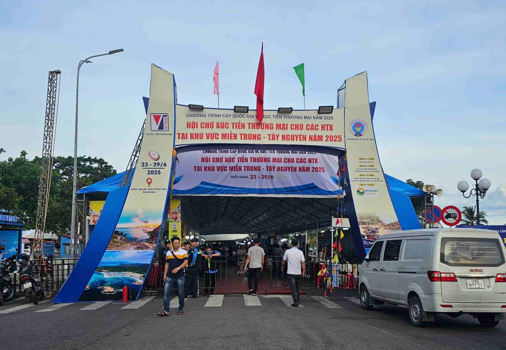 Hội chợ Xúc tiến thương mại HTX khu vực miền Trung – Tây Nguyên năm 2025, cơ hội kết nối, lan tỏa giá trị vùng miền Hội chợ Xúc tiến thương mại HTX khu vực miền Trung – Tây Nguyên năm 2025, cơ hội kết nối, lan tỏa giá trị vùng miền