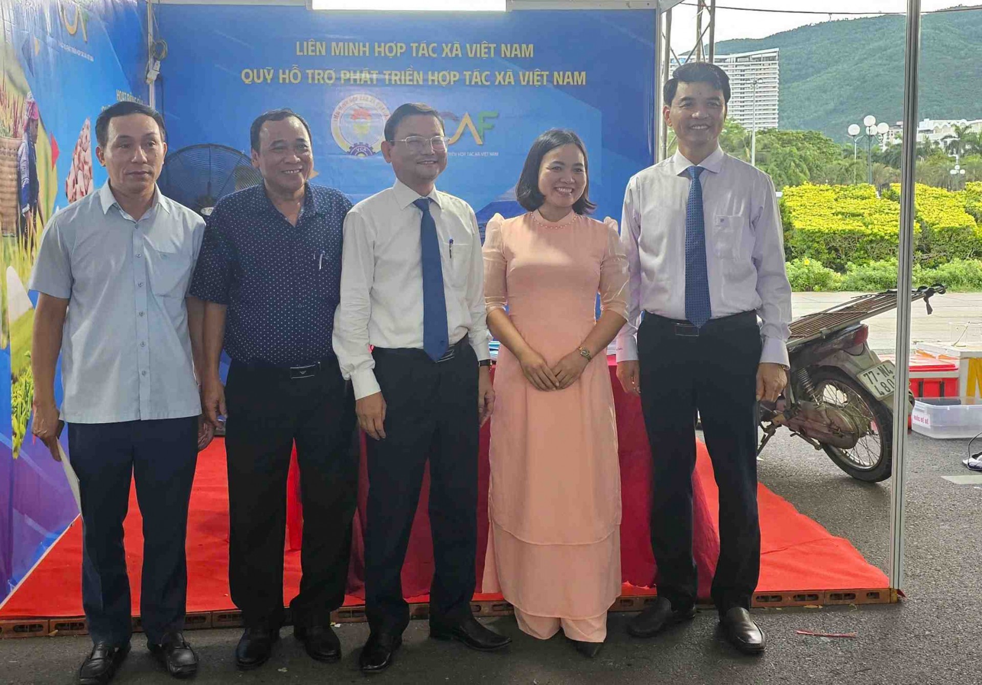 Hội chợ Xúc tiến thương mại HTX khu vực miền Trung – Tây Nguyên năm 2025, cơ hội kết nối, lan tỏa giá trị vùng miền Hội chợ Xúc tiến thương mại HTX khu vực miền Trung – Tây Nguyên năm 2025, cơ hội kết nối, lan tỏa giá trị vùng miền