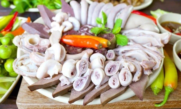 Hạn chế thực phẩm có hàm lượng purin cao như nội tạng động vật giúp ngăn ngừa sỏi acid uric.