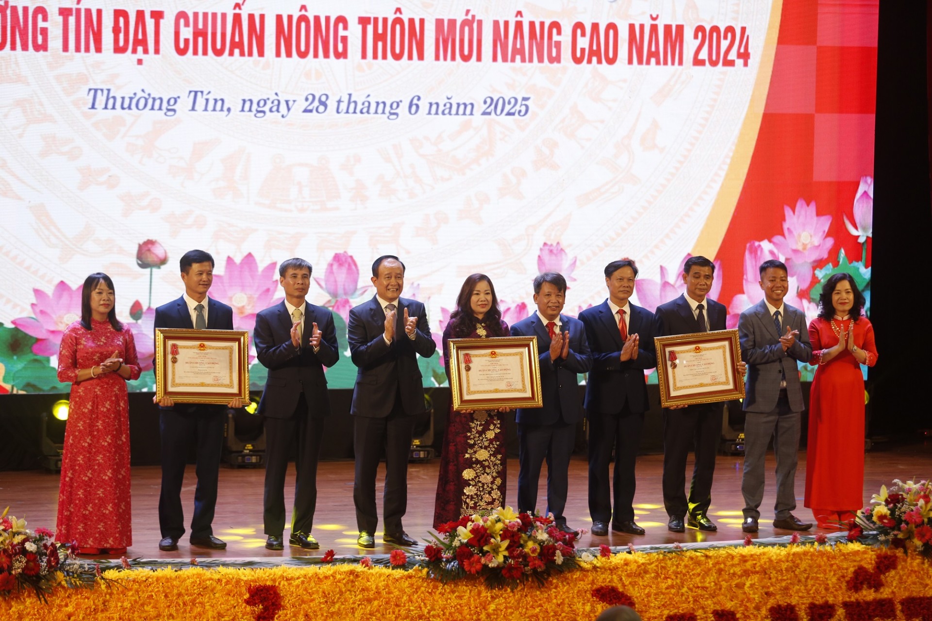 Huyện Thường Tín (Hà Nội): Đón nhận Quyết định đạt chuẩn Nông thôn mới nâng cao Huyện Thường Tín (Hà Nội): Đón nhận Quyết định đạt chuẩn Nông thôn mới nâng cao