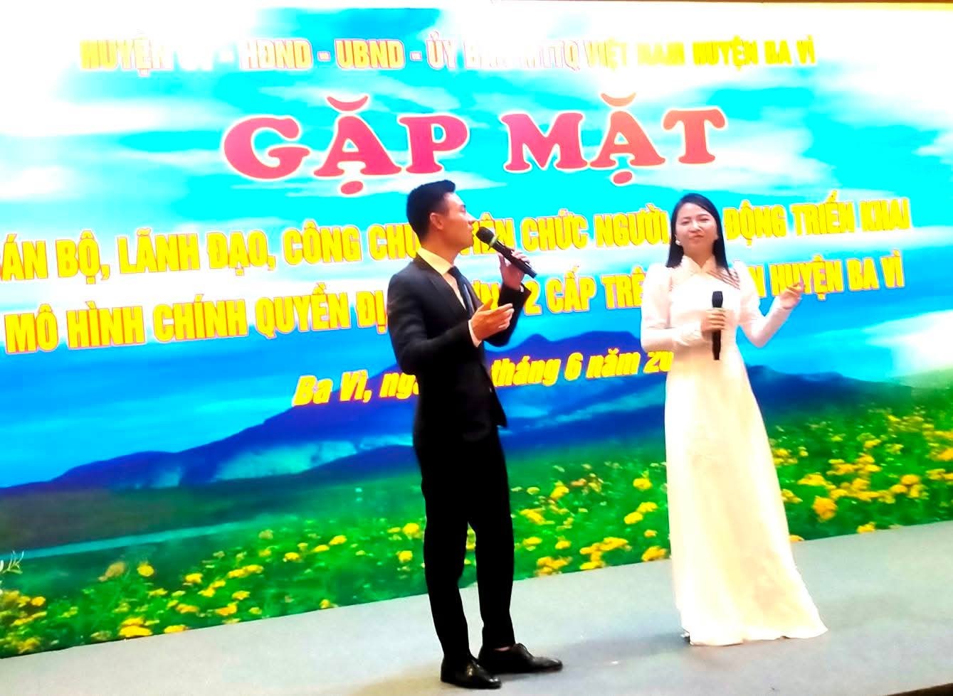 Huyện Ba Vì (TP.Hà Nội) : Gặp mặt cán bộ, lãnh đạo, công chức, viên chức, người lao động triển khai mô hình chính quyền địa phương 2 cấp trên địa bàn huyện Ba Vì. Huyện Ba Vì (TP.Hà Nội) : Gặp mặt cán bộ, lãnh đạo, công chức, viên chức, người lao động triển khai mô hình chính quyền địa phương 2 cấp trên địa bàn huyện Ba Vì.