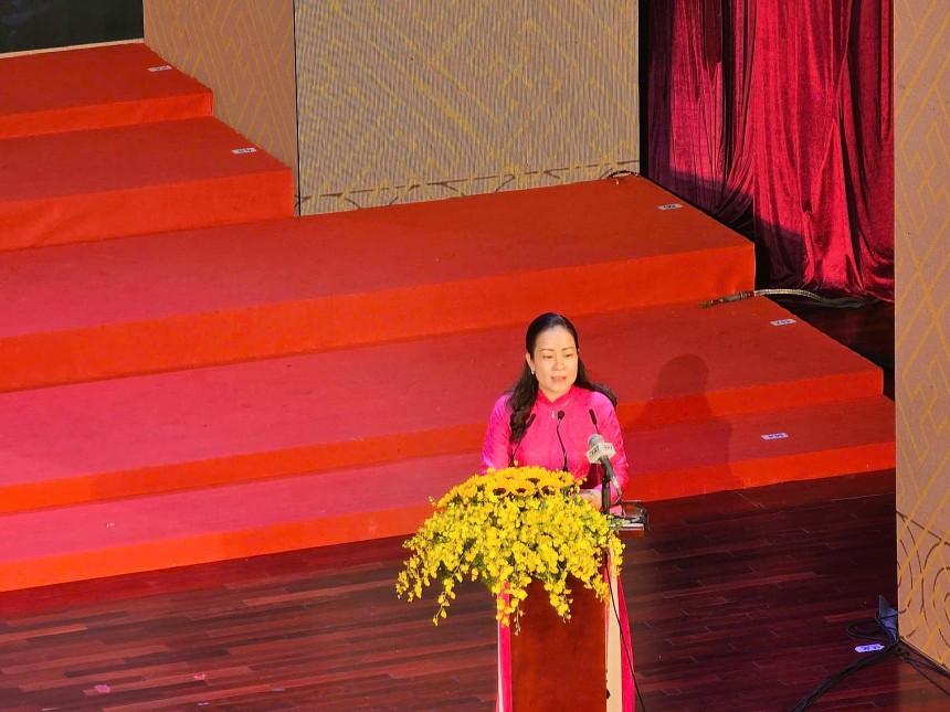 Đồng chí Đỗ Thị Minh Quân, Bí thư Đảng ủy phường Bình Quới đại diện phát biểu nhận nhiệm vụ mới Đồng chí Đỗ Thị Minh Quân, Bí thư Đảng ủy phường Bình Quới đại diện phát biểu nhận nhiệm vụ mới