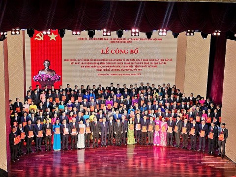 tp hcm chinh thuc sap nhap don vi hanh chinh va cong bo nhan su moi