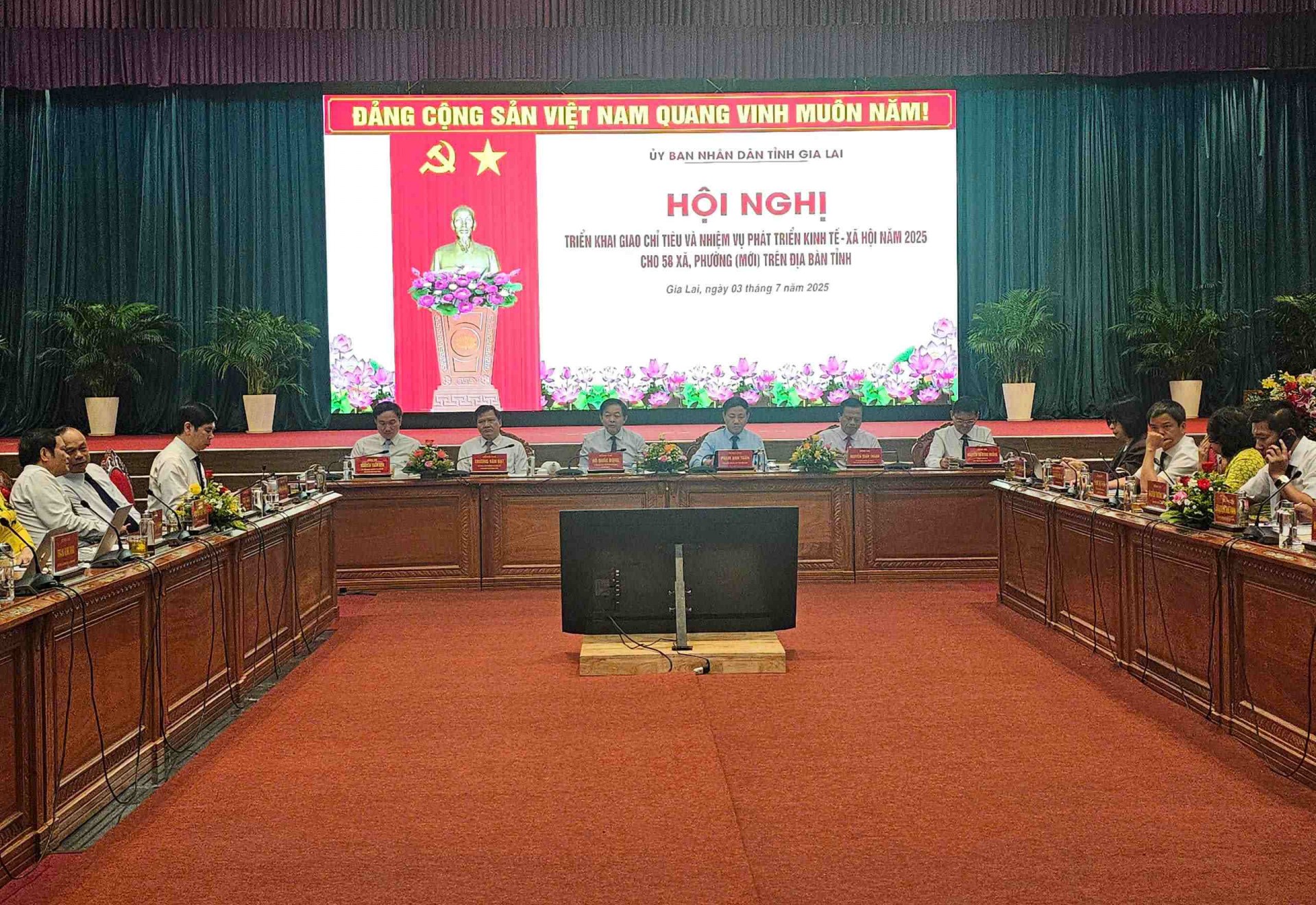“Mệnh lệnh thép” của Bí thư Tỉnh ủy Gia Lai khi giao chỉ tiêu cho 58 xã, phường mới “Mệnh lệnh thép” của Bí thư Tỉnh ủy Gia Lai khi giao chỉ tiêu cho 58 xã, phường mới