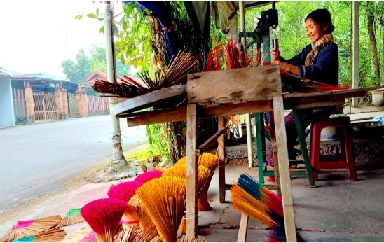 Thuỷ Xuân - Thơm mãi một làng nghề Thuỷ Xuân - Thơm mãi một làng nghề