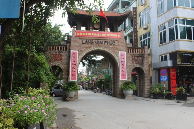 Cổng làng trong lòng phố Cổng làng trong lòng phố