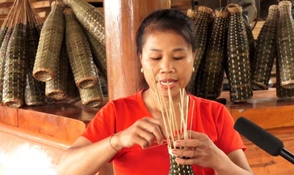 Chị Tăng Thị Tình, xã Tân Lĩnh. Chị Tăng Thị Tình, xã Tân Lĩnh.