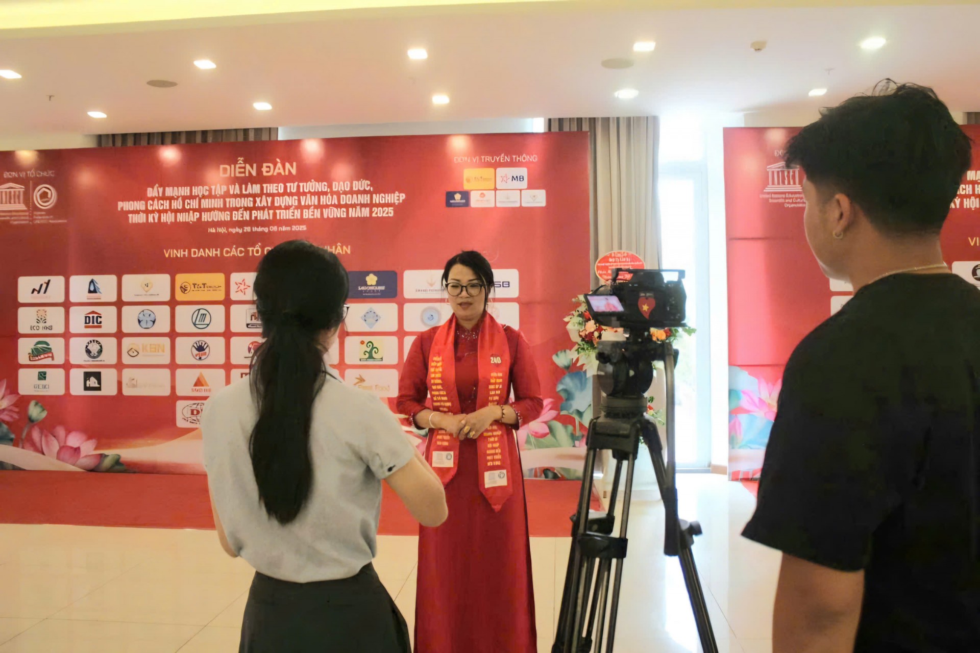 Chủ tịch Hà Thị Tính được vinh danh “Doanh nghiệp Văn hóa UNESCO năm 2025”