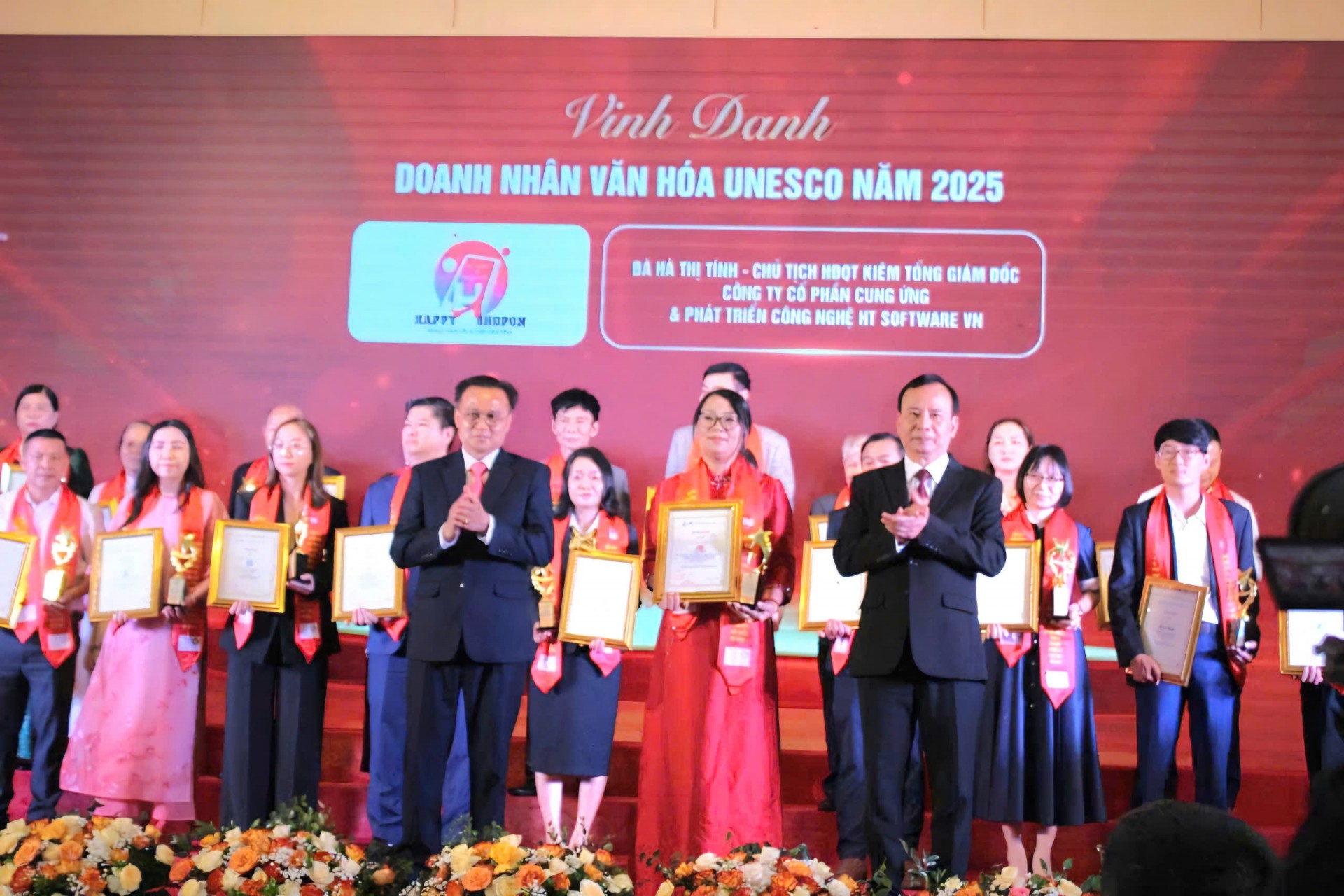 Chủ tịch Hà Thị Tính được vinh danh “Doanh nghiệp Văn hóa UNESCO năm 2025”