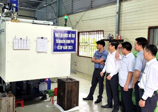 Đoàn nghiệm thu kiểm tra thực tế triển khai đề án tại cơ sở