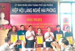 Hiệp Hội Làng nghề TP Hải Phòng trao tặng danh hiệu Nghệ nhân - Bàn tay vàng Làng nghề năm 2025.