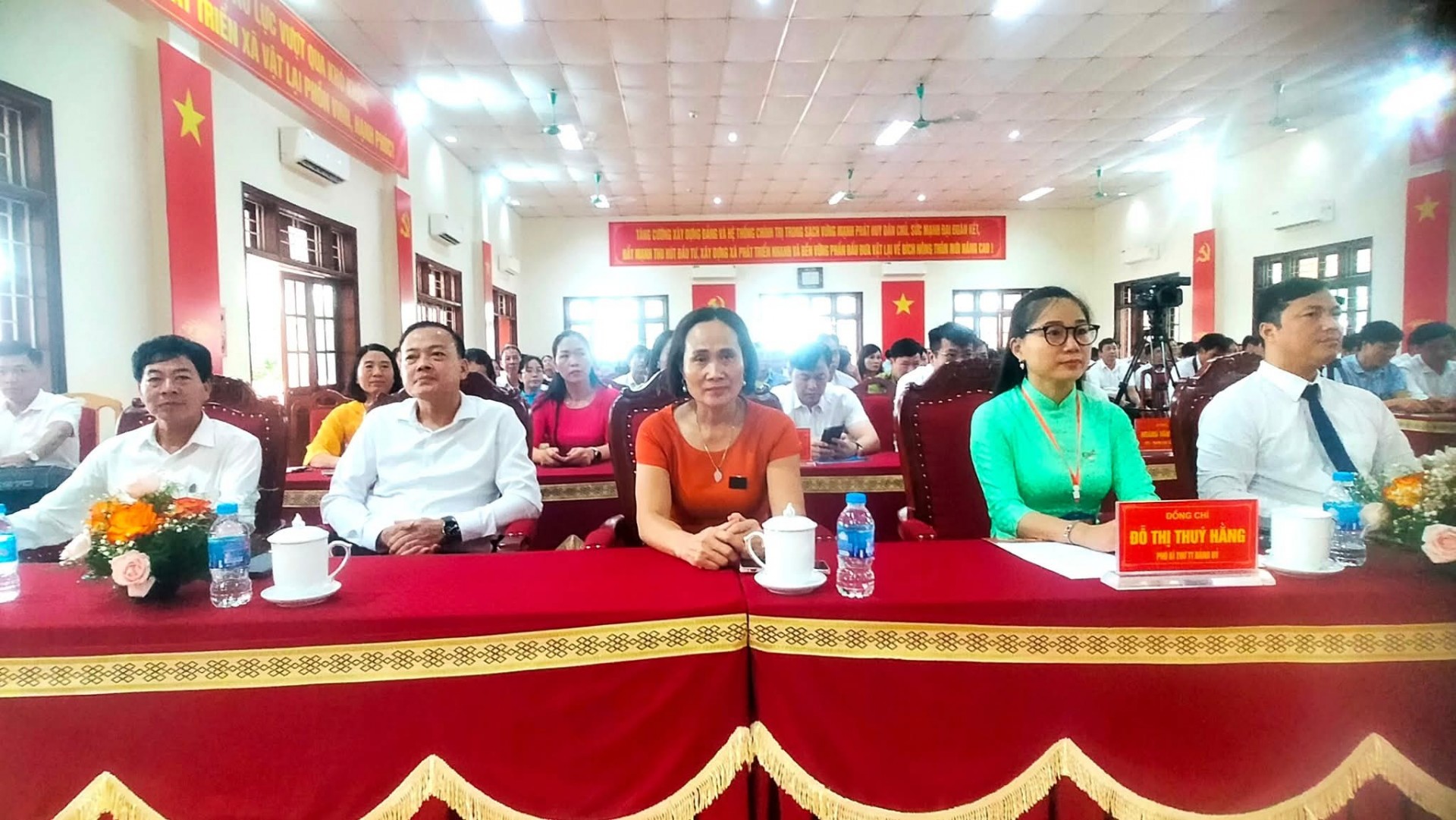 Xã Vật Lại TP Hà Nội công bố các Quyết định tiếp nhận thành lập các tổ chức thuộc Đảng bộ xã và triển khai nhiệm vụ trọng tâm 6 tháng cuối năm 2025