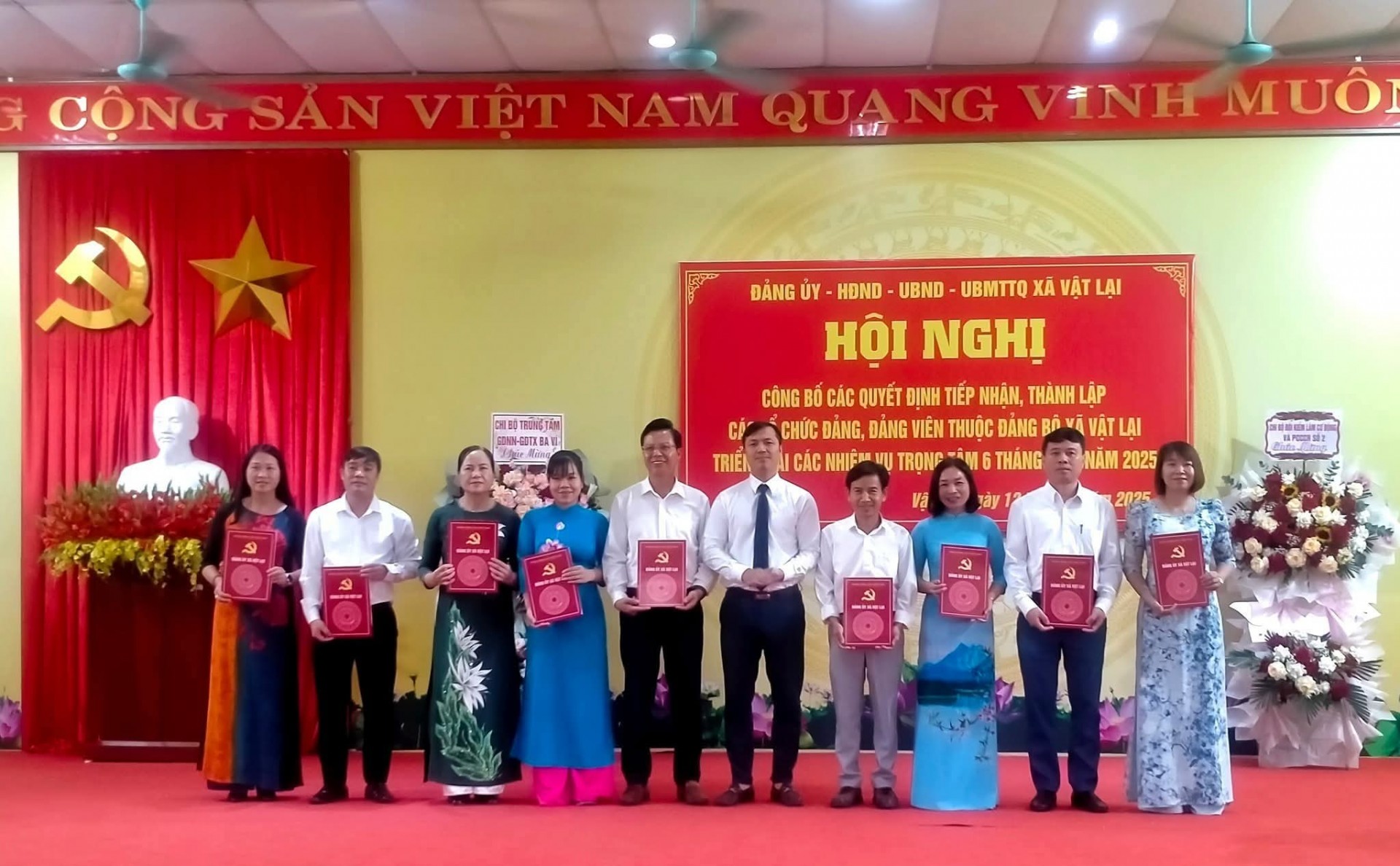 Xã Vật Lại TP Hà Nội công bố các Quyết định tiếp nhận thành lập các tổ chức thuộc Đảng bộ xã và triển khai nhiệm vụ trọng tâm 6 tháng cuối năm 2025