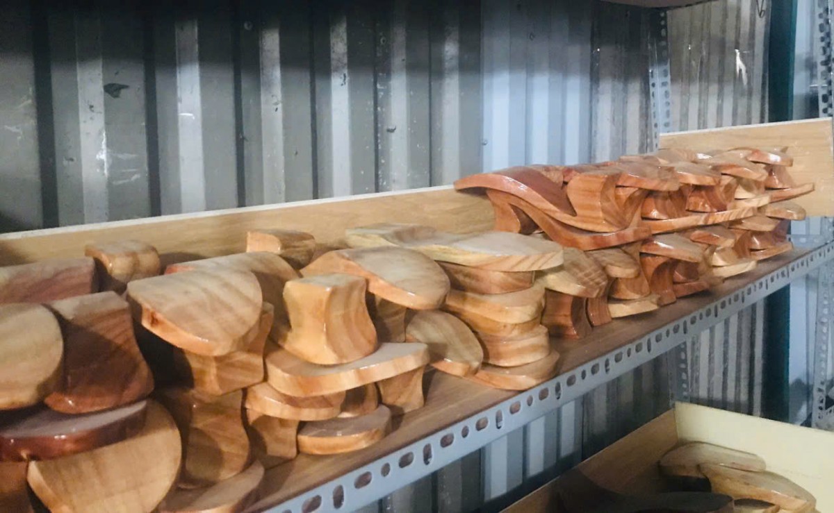 Giữ lửa nghề truyền thống guốc mộc Yên Xá