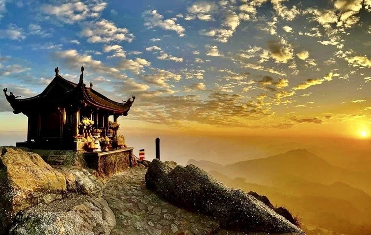 Chùa Đồng trên đỉnh núi Yên Tử ở Quảng Ninh