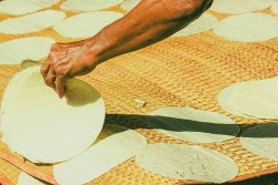 Về An Giang thăm làng nghề bánh phồng Phú Mỹ