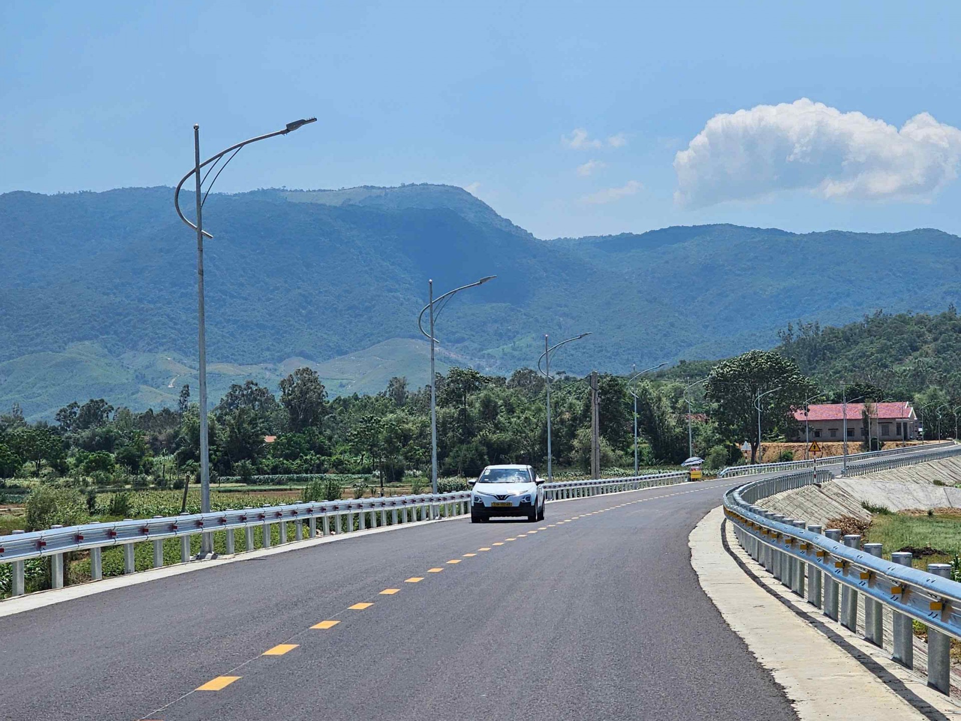 Gia Lai: Cầu Hữu Giang – cây cầu mơ ước và khát vọng thịnh vượng Gia Lai: Cầu Hữu Giang – cây cầu mơ ước và khát vọng thịnh vượng