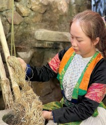 Nghề dệt lanh của người Mông trên Cao nguyên đá