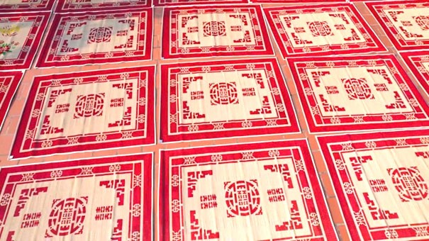 Họa tiết chữ “Thọ” ở vị trí trung tâm của chiếu thể hiện mong ước về sức khỏe, an khang và trường thọ Họa tiết chữ “Thọ” ở vị trí trung tâm của chiếu thể hiện mong ước về sức khỏe, an khang và trường thọ