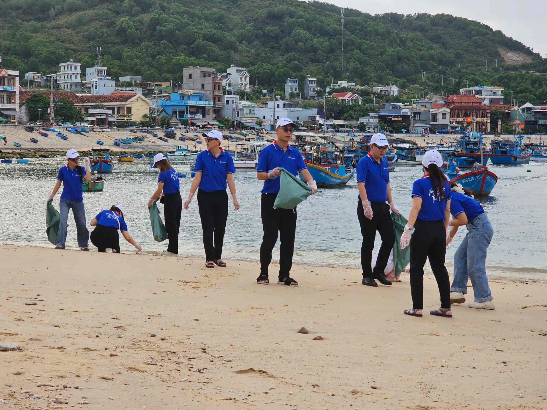 Gia Lai: Chung tay gìn giữ môi trường biển vì tương lai rùa biển
