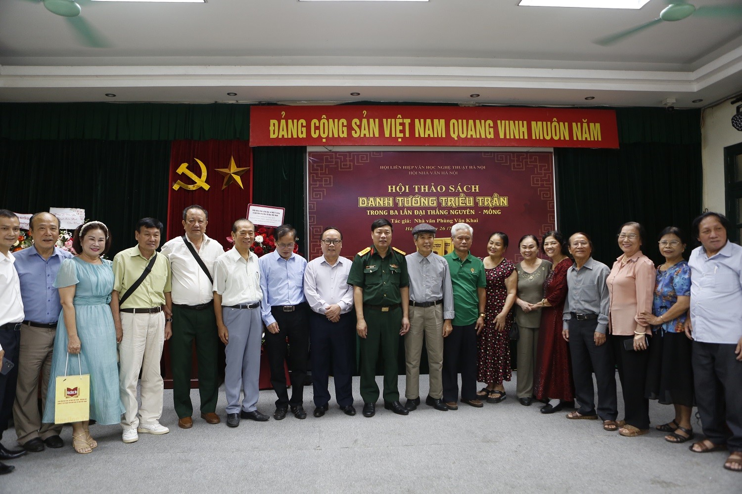 Hội thảo sách “Danh tướng triều Trần trong ba lần đại thắng Nguyên Mông” Hội thảo sách “Danh tướng triều Trần trong ba lần đại thắng Nguyên Mông”