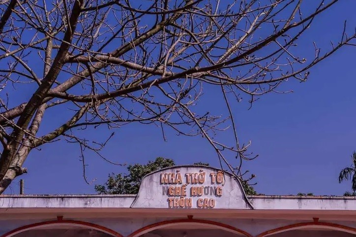 Nghề làm hương ở Cao Thôn có lịch sử lâu đời, bắt nguồn từ khoảng cuối thế kỷ XVIII. Nghề làm hương ở Cao Thôn có lịch sử lâu đời, bắt nguồn từ khoảng cuối thế kỷ XVIII.