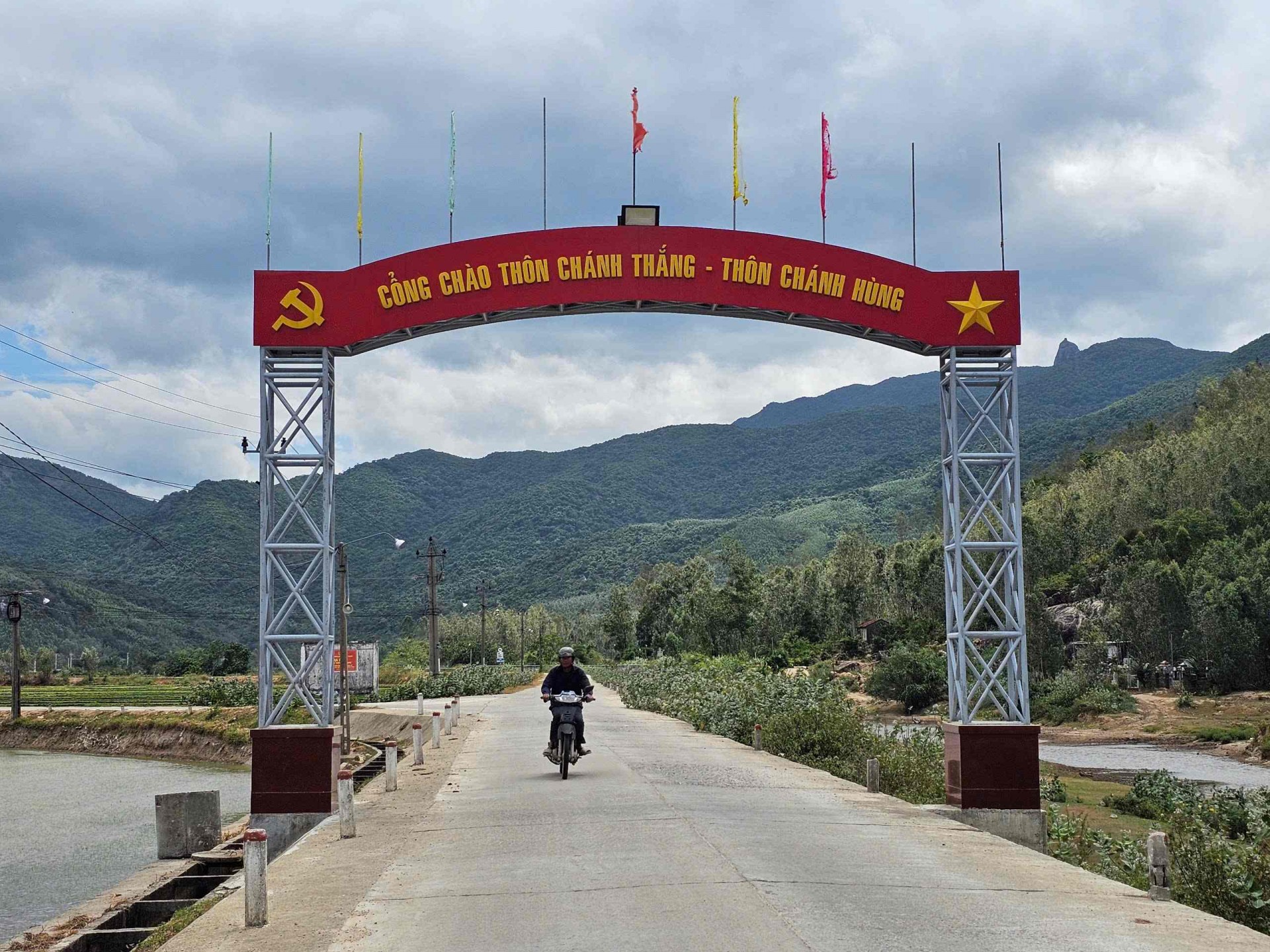 Cát Tiến Gia Lai nơi điểm hẹn của biển cả và suối nguồn Cát Tiến Gia Lai nơi điểm hẹn của biển cả và suối nguồn