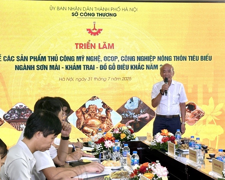 Khai mạc triển lãm ngành sơn mài - khảm trai - đồ gỗ điêu khắc Khai mạc triển lãm ngành sơn mài - khảm trai - đồ gỗ điêu khắc