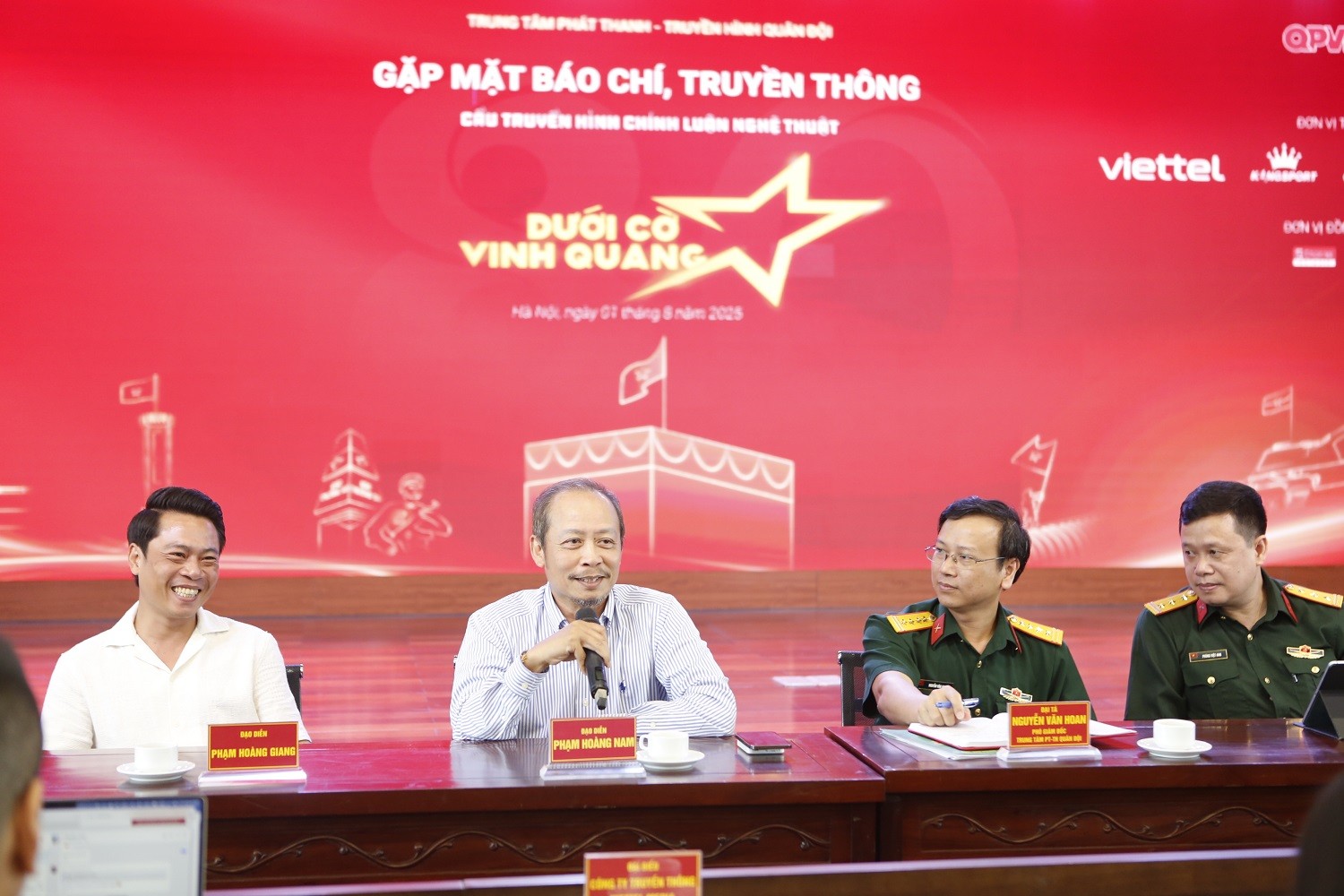 Chương trình nghệ thuật “Dưới cờ vinh quang” kết nối ba miền đất nước