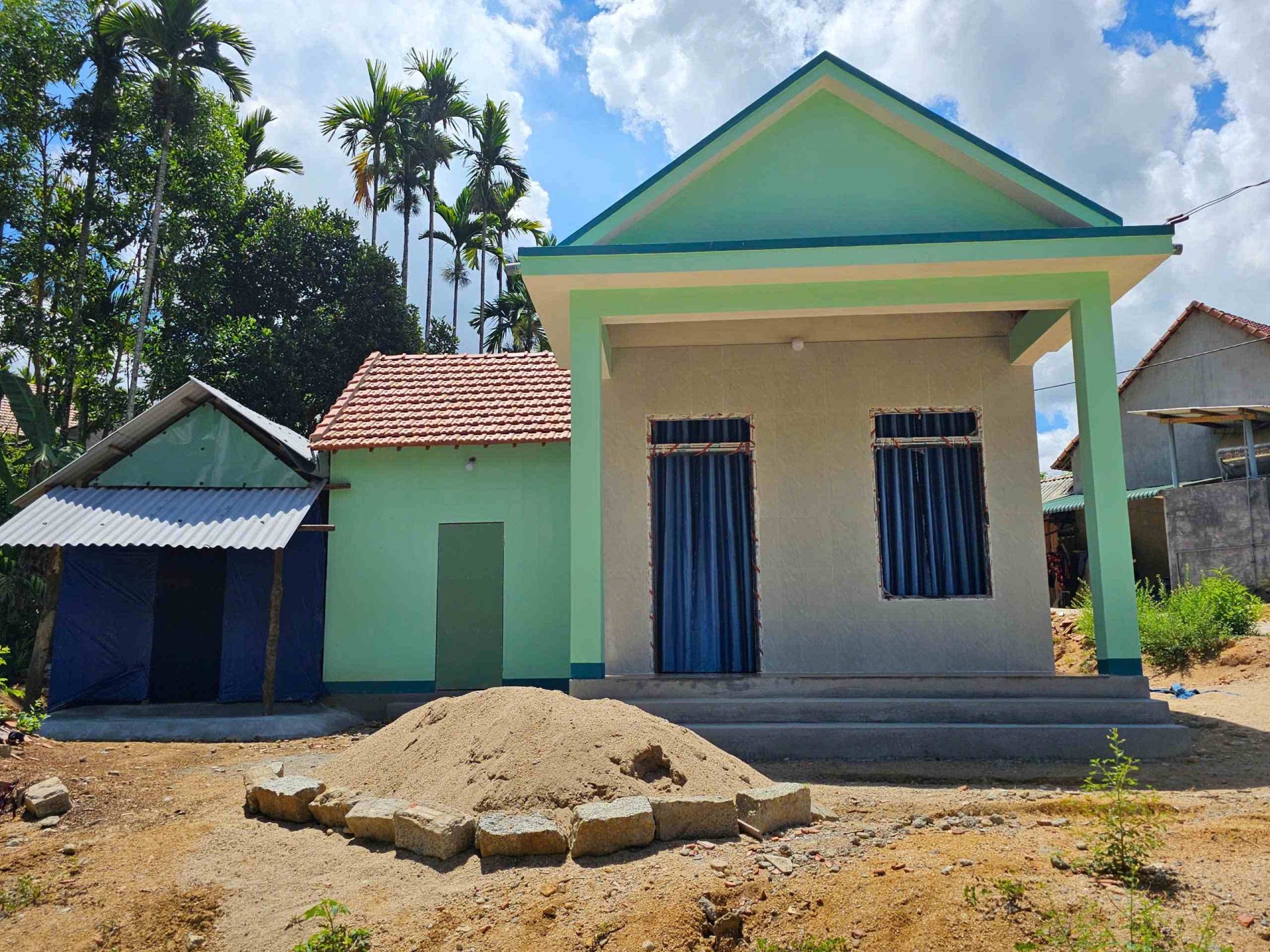 Gia Lai đẩy mạnh giảm nghèo bền vững vì tương lai không ai bị bỏ lại phía sau Gia Lai đẩy mạnh giảm nghèo bền vững vì tương lai không ai bị bỏ lại phía sau