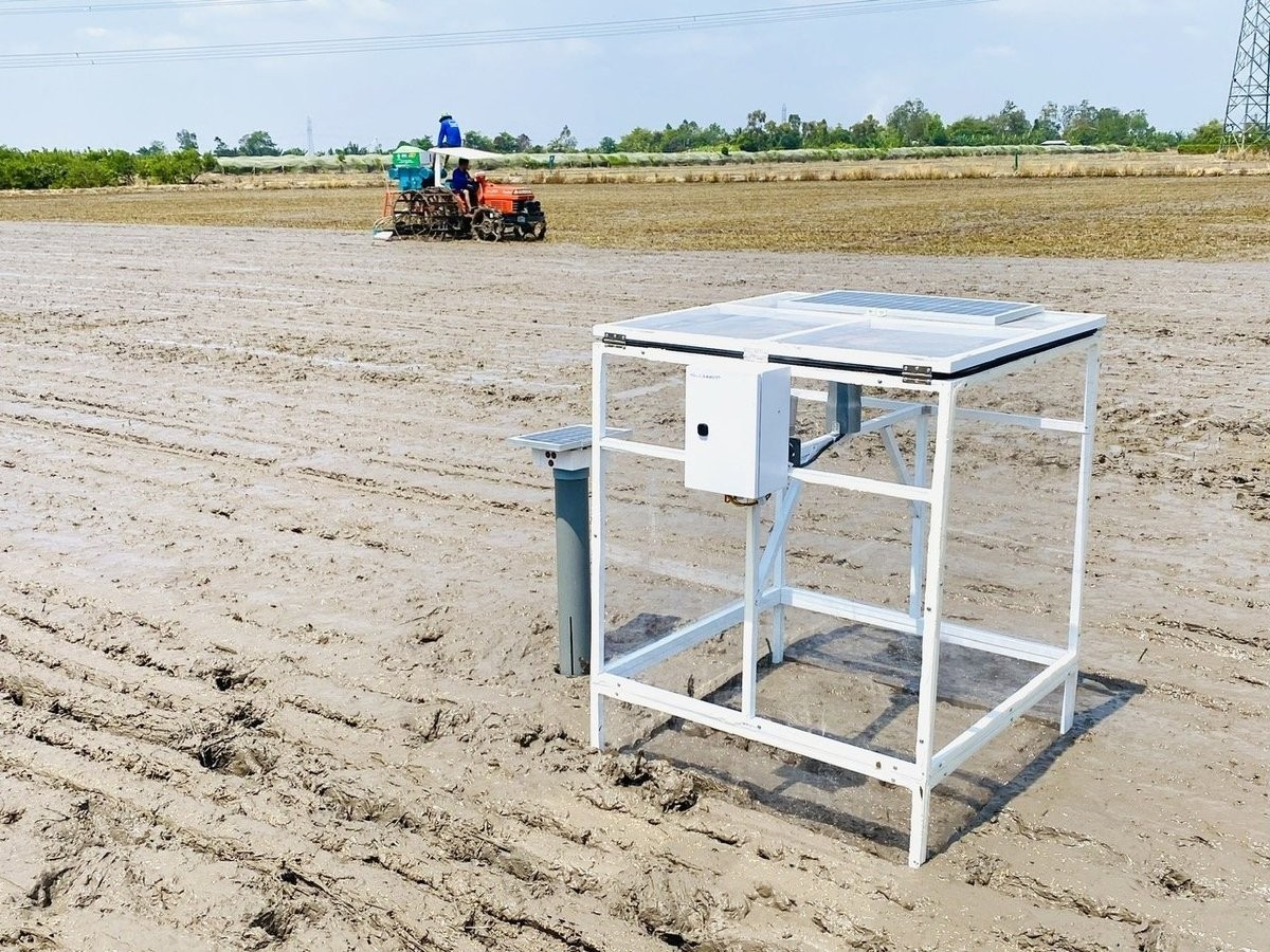 Máy đo phát thải đặt tại đồng ruộng Máy đo phát thải đặt tại đồng ruộng