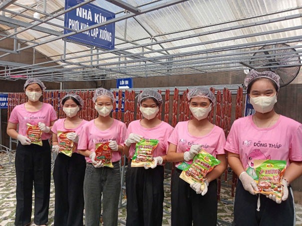 Quy trình sản xuất khô cá Đồng Tháp giữ nét truyền thống đặc trưng, đảm bảo độ tươi ngon, nhận được đánh giá cao từ người tiêu dùng Quy trình sản xuất khô cá Đồng Tháp giữ nét truyền thống đặc trưng, đảm bảo độ tươi ngon, nhận được đánh giá cao từ người tiêu dùng