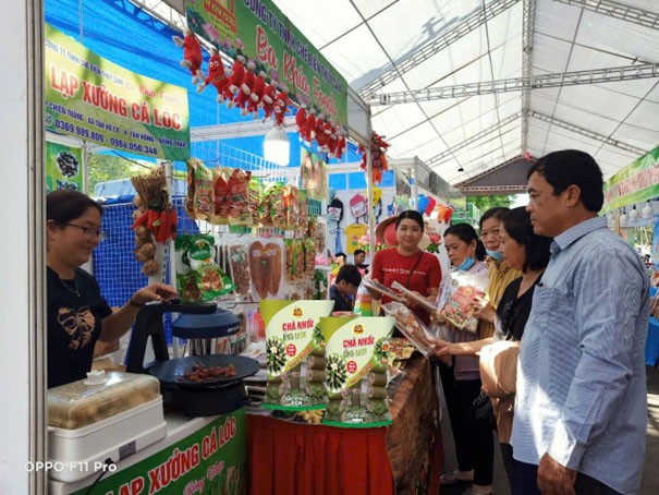 Khô cá Đồng Tháp trở thành đặc sản được ưa chuộng trên khắp cả nước. Khô cá Đồng Tháp trở thành đặc sản được ưa chuộng trên khắp cả nước.