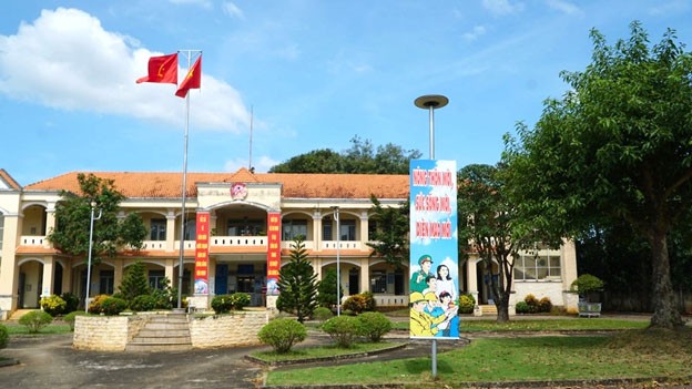 Với khẩu hiệu “Nông thôn mới, sức sống mới, diện mạo mới”, nhiều vùng quê tại Đồng Nai đã thật sự “lột xác”, góp phần nâng cao đời sống tinh thần và vật chất của người dân. Với khẩu hiệu “Nông thôn mới, sức sống mới, diện mạo mới”, nhiều vùng quê tại Đồng Nai đã thật sự “lột xác”, góp phần nâng cao đời sống tinh thần và vật chất của người dân.