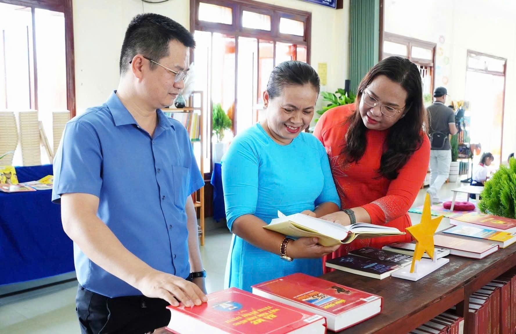 Gia Lai: Thắp sáng tri thức từ “Tủ sách ở cơ sở và Thư viện Hy vọng” xã Tuy Phước Gia Lai: Thắp sáng tri thức từ “Tủ sách ở cơ sở và Thư viện Hy vọng” xã Tuy Phước