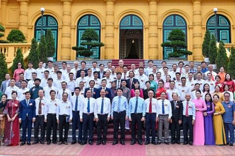thap lua tinh hoa dung the dung cho lang nghe viet
